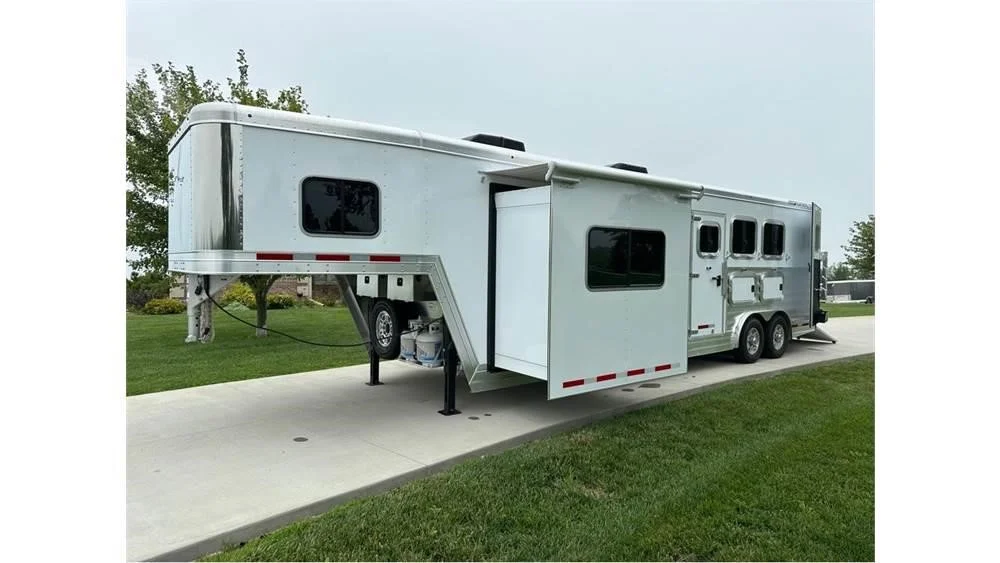 Remorques 3 chevaux LQ Featherlite 2023 – Image 13