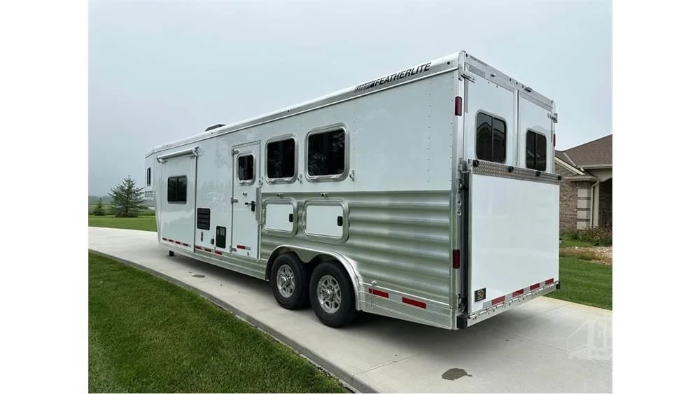 Remorques 3 chevaux LQ Featherlite 2023 – Image 5