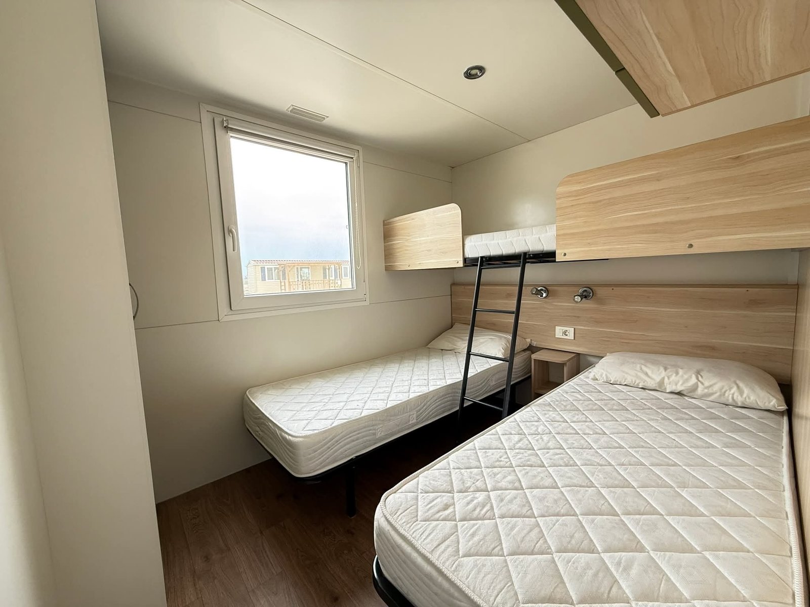 MOBILE HOME un Roller unique et hautement équipée – Image 13